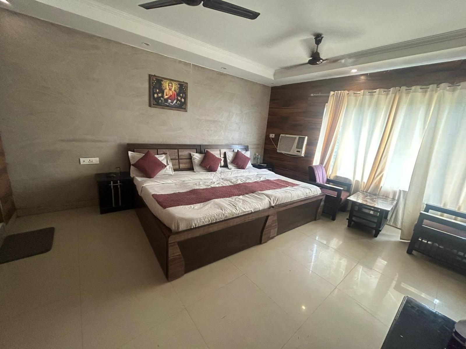 Hotel Dev Ganga Rishīkesh Екстериор снимка